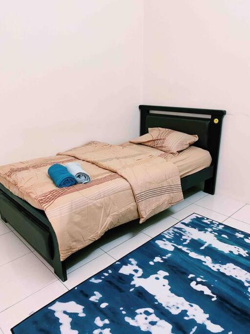 Spacious Cozy Lakeville Homestay 4 Bedrooms All With Aircond Сери-Искандар Экстерьер фото